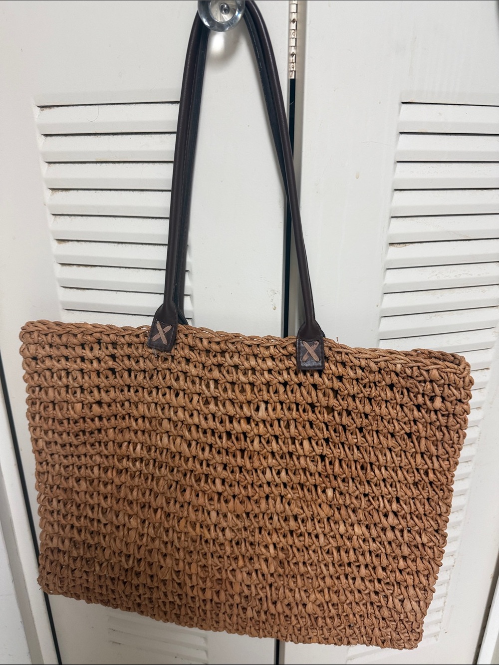 Source Unknown Woven Straw Tote in Tan with Dark Brown Handles - Picture 1 of 2
